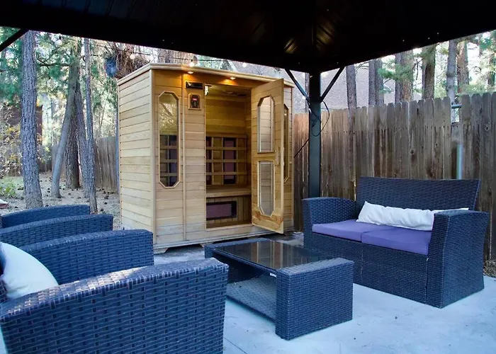 Rainbow Retreat With Hot Tub And Sauna Villa *